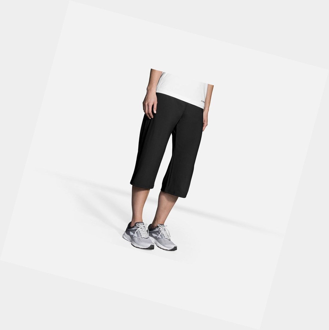 Pantaloni Donna Brooks Venture Capri Nere | SFDAKP-439